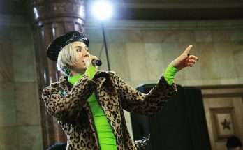 Скандальная украинская певица MARUV спела в московском метро Скандальная украинская певица MARUV спела в московском метро
