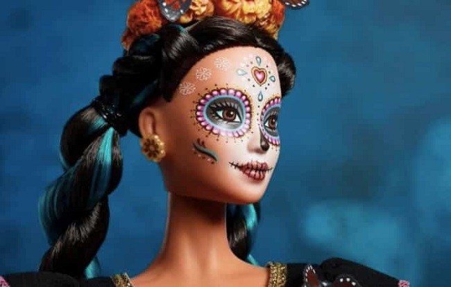 Барби уже не та: завтра мир увидит новую коллекцию кукол с черепом на лице