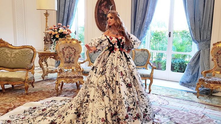 Оксана Марченко в платье Dolce & Gabbana 