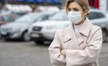 Нужно ли носить маску на улице и защищает ли она от вирусов Нужно ли носить маску на улице и защищает ли она от вирусов