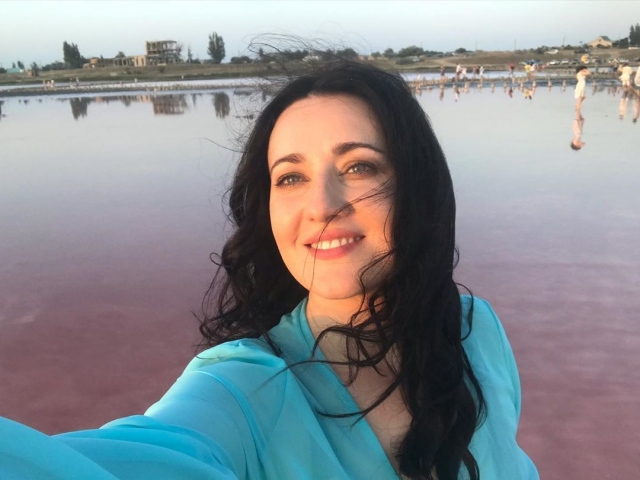 Соломия Витвицкая отдохнула на Розовом озере