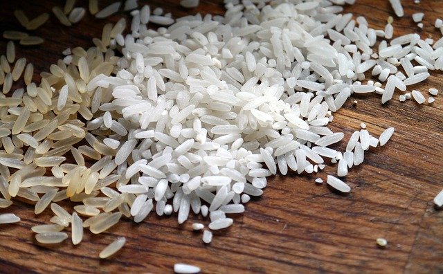 Почему сваренный рис может быть опасным для здоровья 