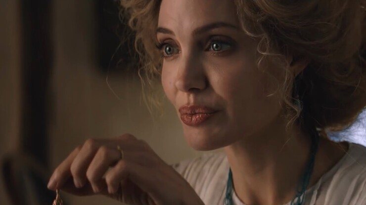 Анджелина Джоли кардинально сменила имидж для роли в новом фильме