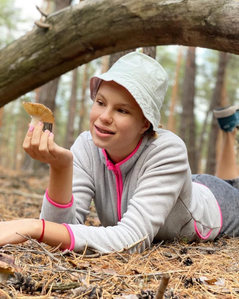 Лидия Таран с дочкой отправилась в лес за грибами