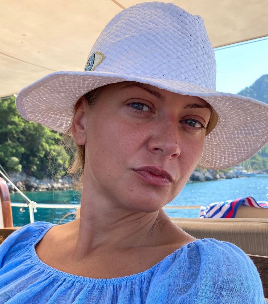 Татьяна Литвинова показала себя без макияжа