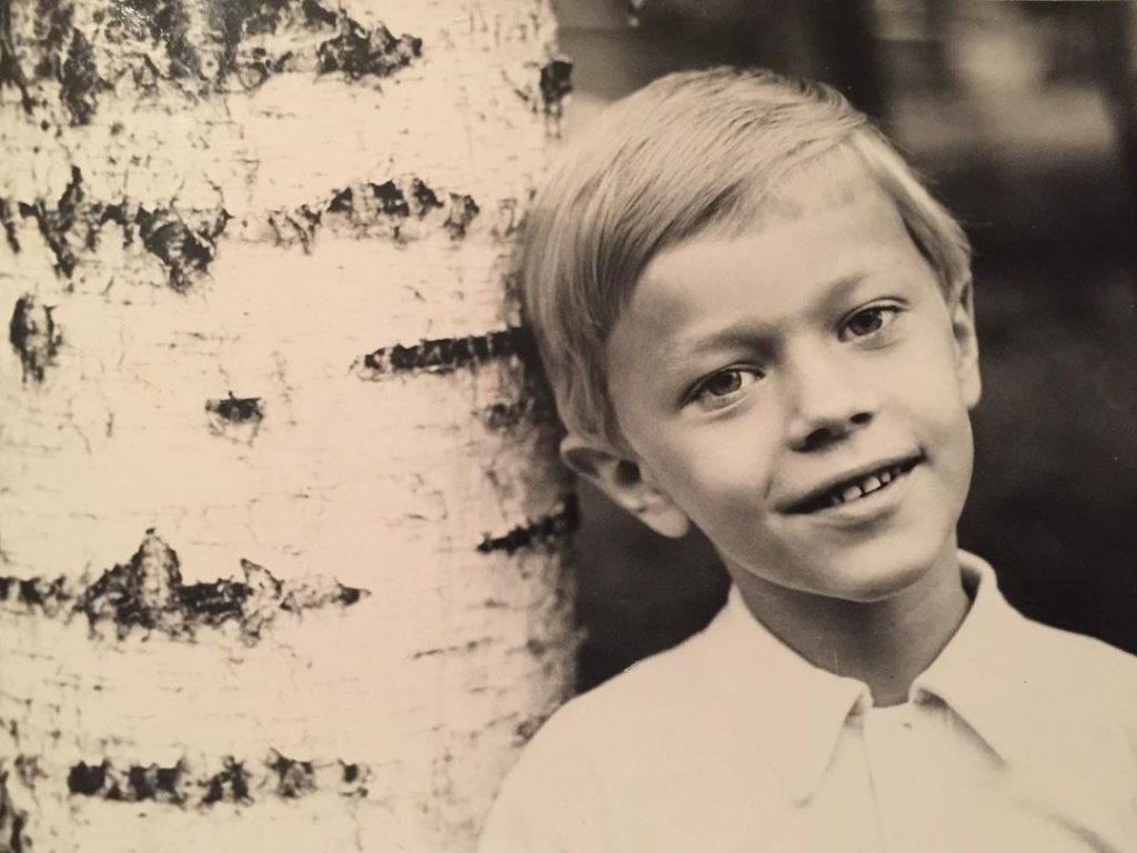 Влад Яма показал себя в детстве на черно-белом фото
