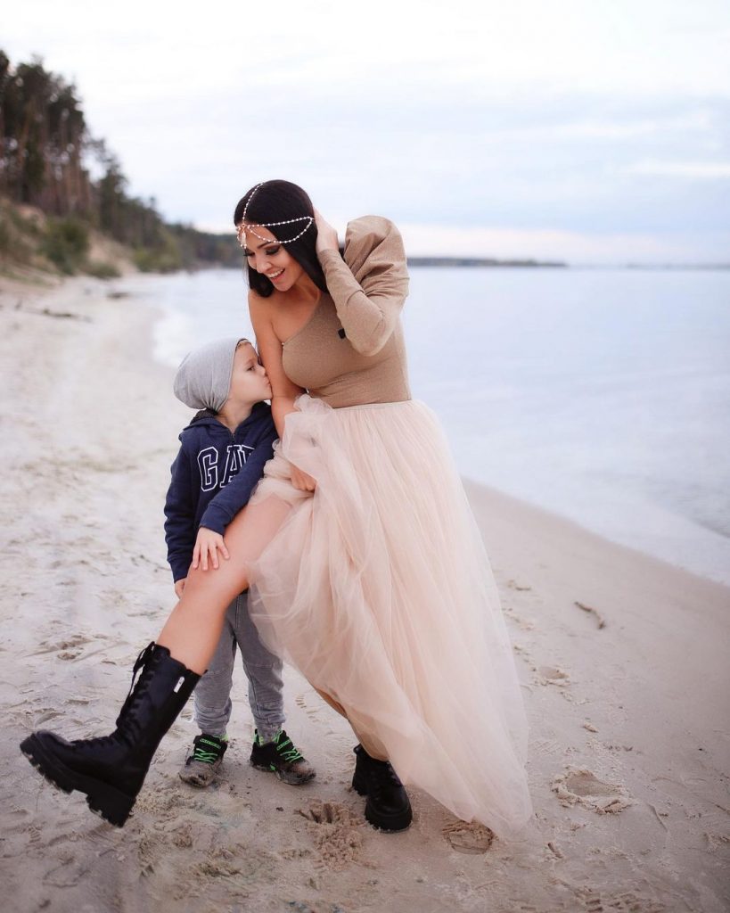Лилия Яма показала трогательное фото со своим сыном 