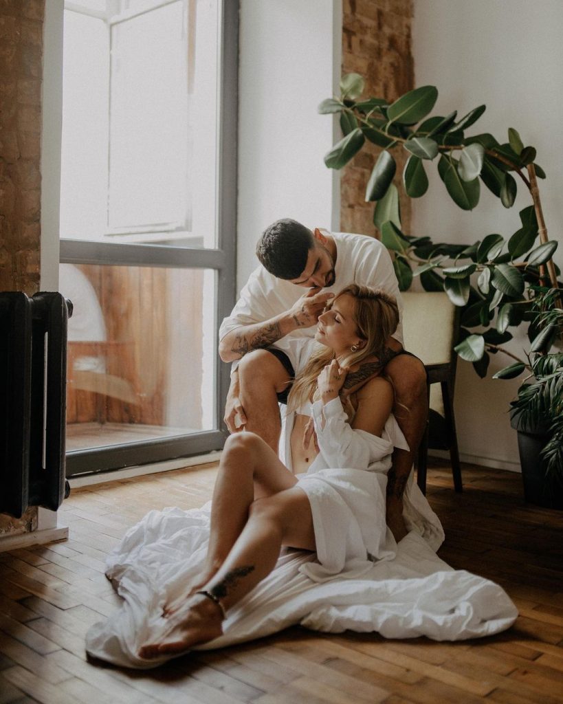 супруга хореографа Димы Жука опубликовала их совместные романтические фото 
