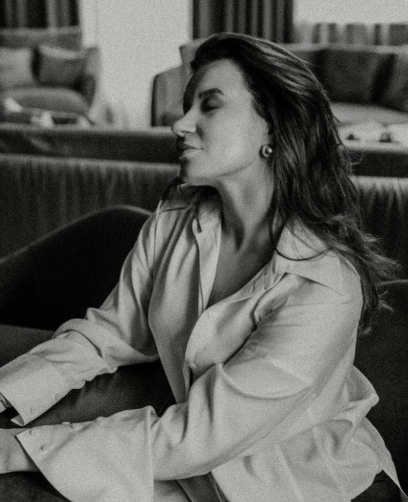 жена Монатика засыпала Instagram снимками с черно-белой фотосессии