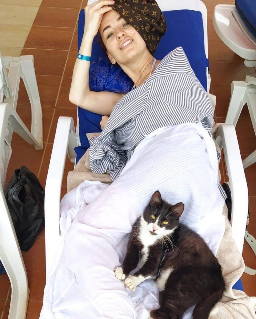 Виктория Булитко похвасталась фигурой в купальнике на отдыхе в Турции