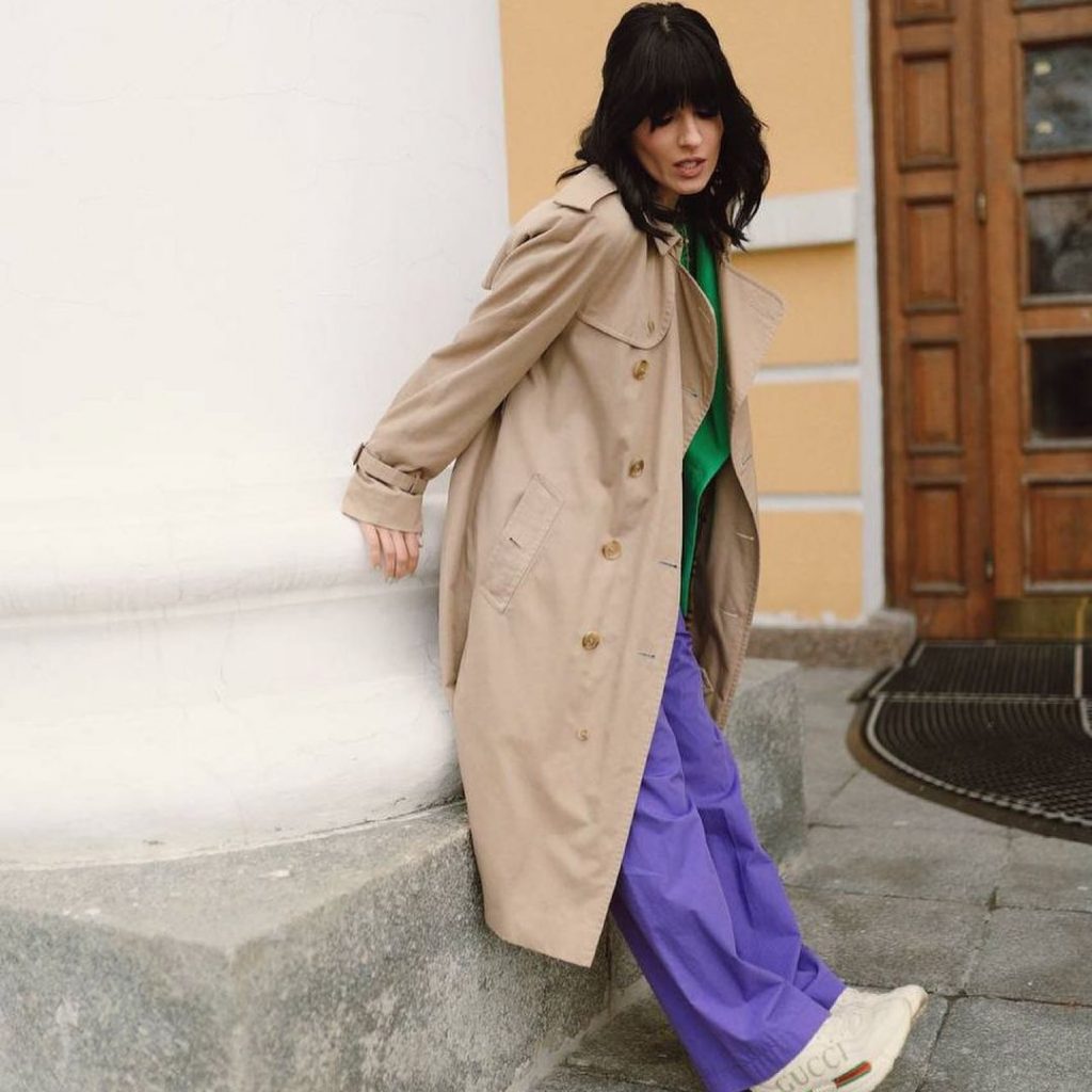 Маша Ефросинина показала, как носить самый модный плащ этого сезона