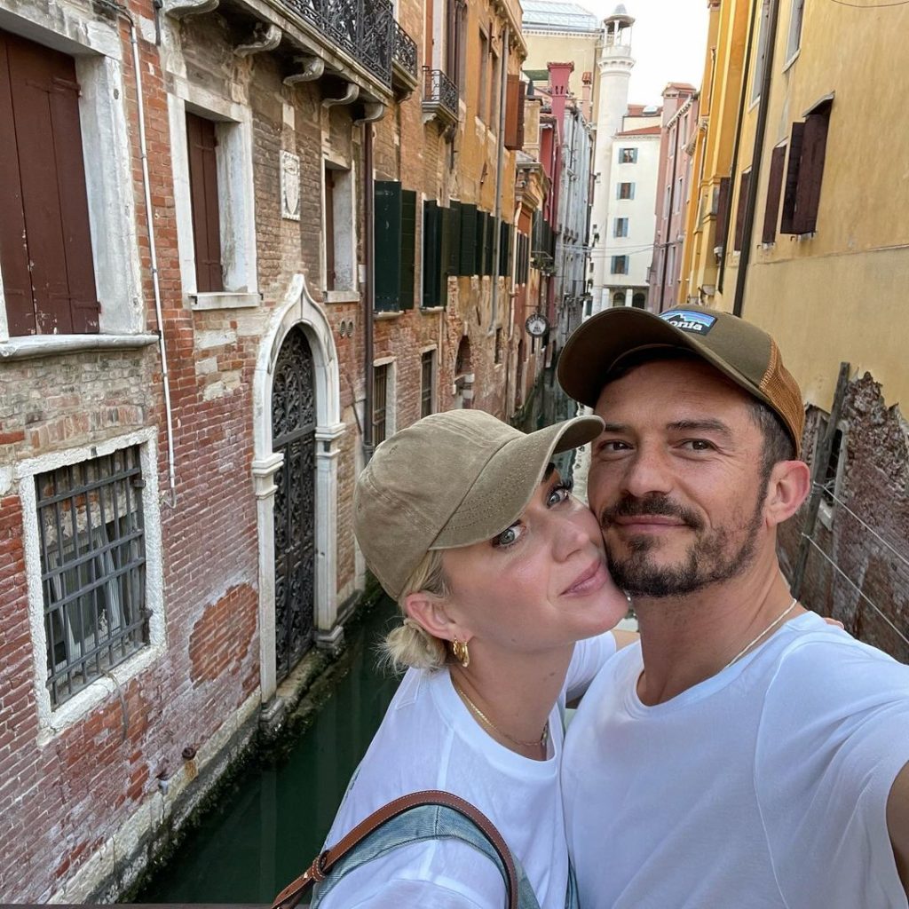 Кэти Перри и Орландо Блум показали свой романтический отпуск в Венеции