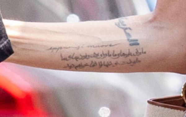 Анджелина Джоли сделала новую татуировку