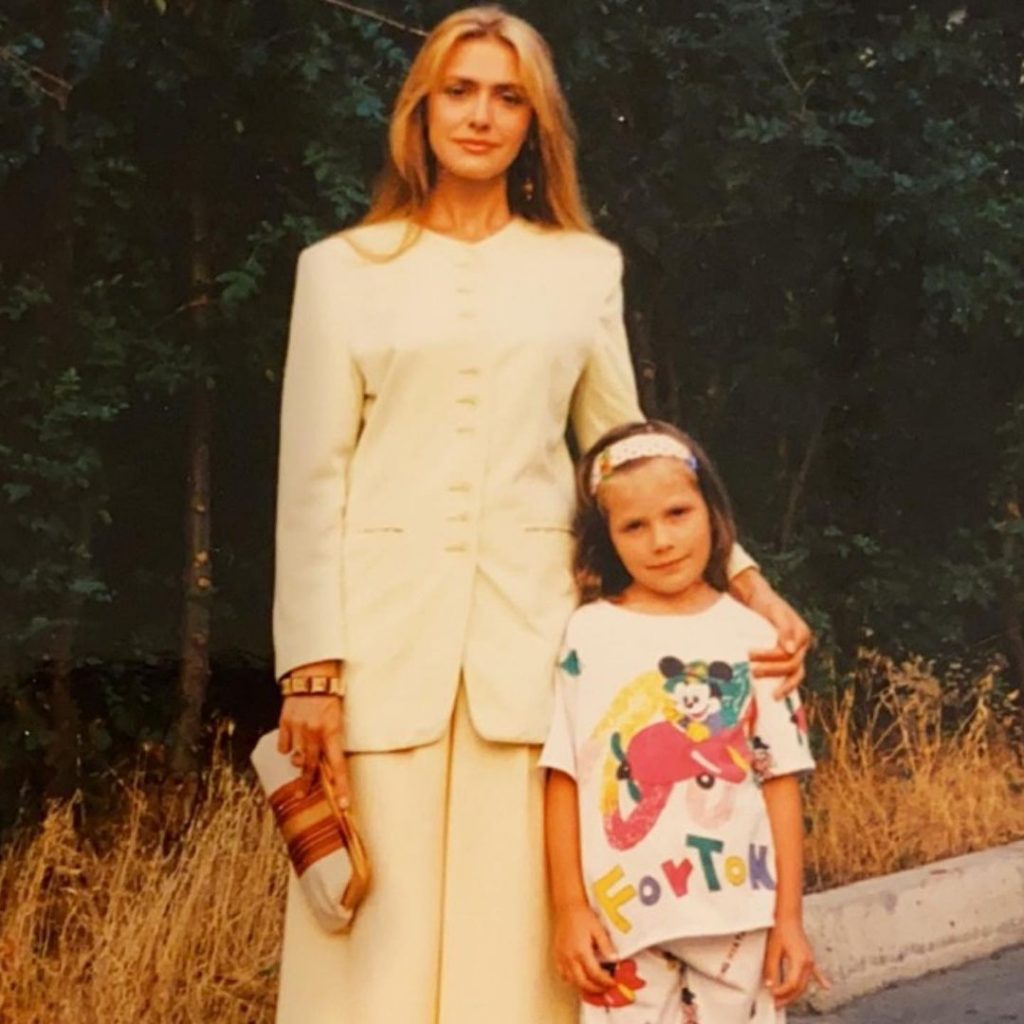 Ольга Сумская показала, как выглядела ее старшая дочка в детстве