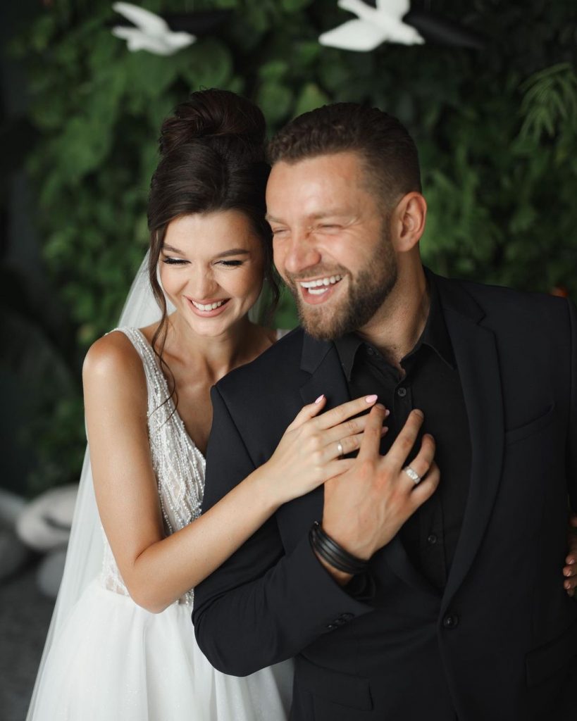 Юлия Зайка из «Холостяк-11» вышла замуж за украинского ведущего, фото и видео со свадьбы уже в сети
