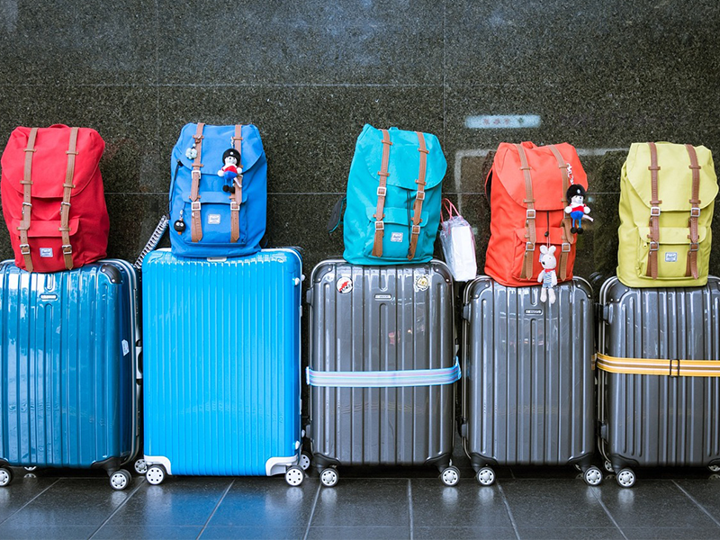 чемоданы и дорожные сумки