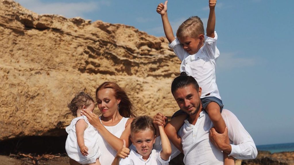 Тарас Тополя с семьей