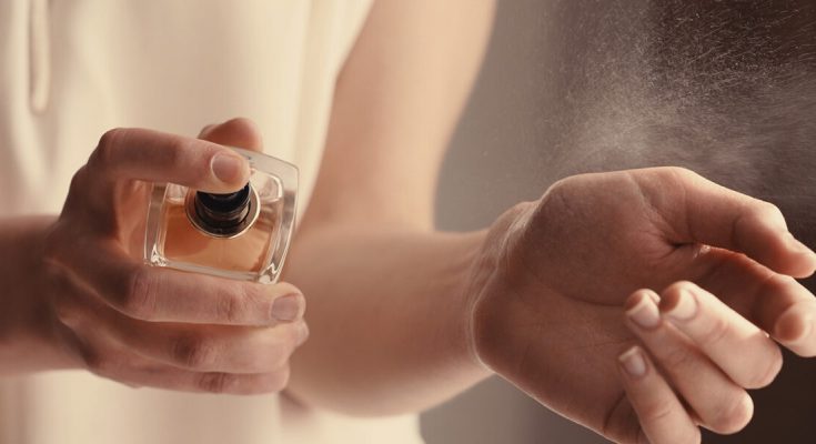 Как продлить аромат духов