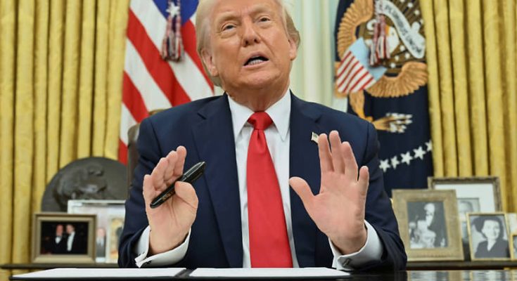 Трамп прокоментував ляпас Бріжит Макрон