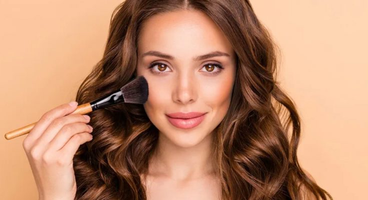 Як користуватися бронзером в літку