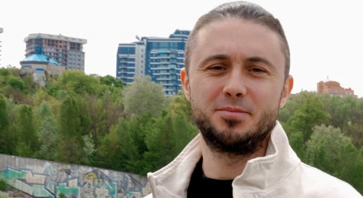 Тарас Тополя розповів, як відновлює квартиру після ракетного удару РФ