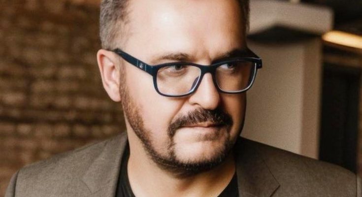 Олександр Пономарьов перебуває у стосунках із молодшою на 17 років концертною директоркою
