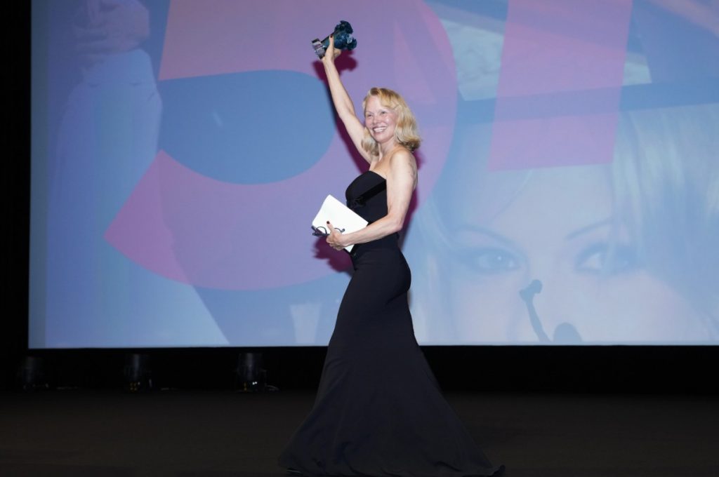 Памела Андерсон вийшла на червону доріжку без макіяжу