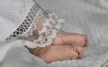 Що подарувати на хрестини