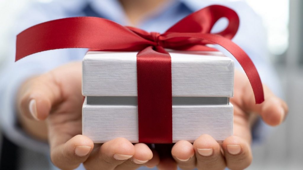 Що подарувати людині, у якої все є