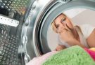 Як позбутися неприємного запаху з пральної машини