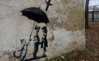 У Львові з’явилося антивоєнне графіті, схоже на роботу Бенксі