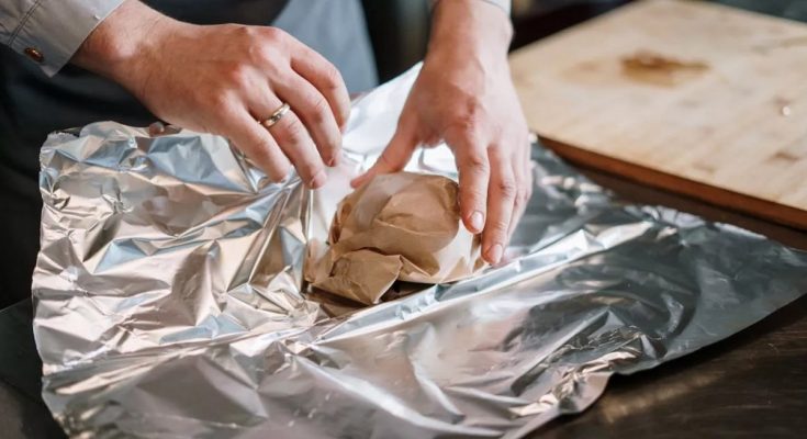 Чи безпечна фольга для приготування