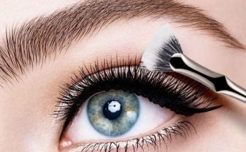 Lash Fan Brush у макіяжі вій