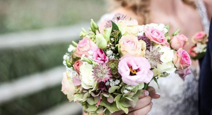 Які квіти краще не дарувати