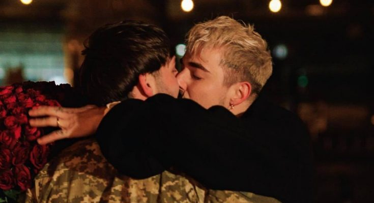 Меловін уперше розповів про заручини з військовим