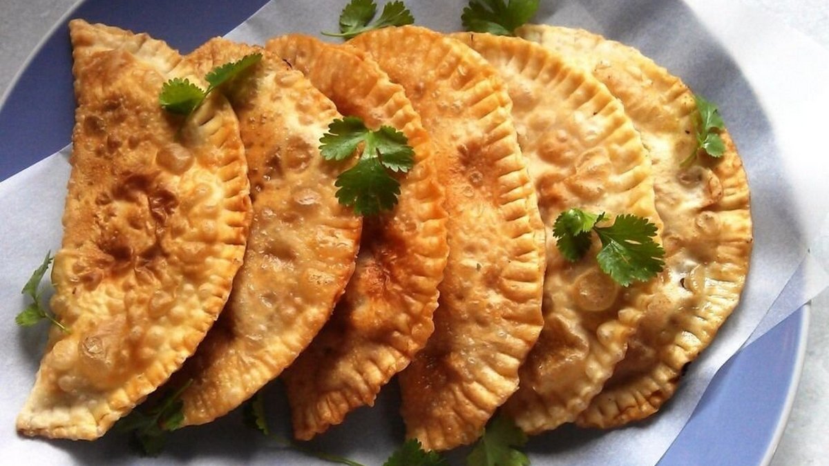 Чебуреки з грибами у піст: покроковий гайд з приготування заварного тіста Рецепт чебуреків з грибами