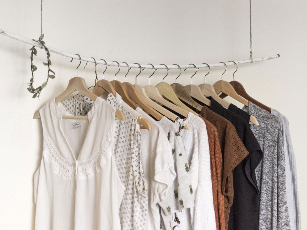 Як скласти ідеальну весняну капсулу з 10 речей